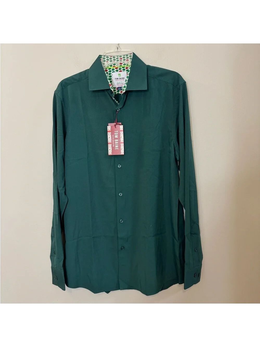 NWT Tom Baine Holiday Collection Green Button Up With Christmas Details. Size L